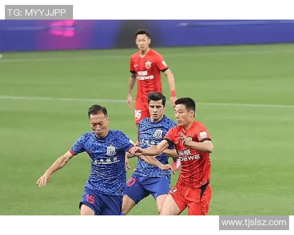 中超焦点战：上海海港对阵广州恒大的精彩回顾